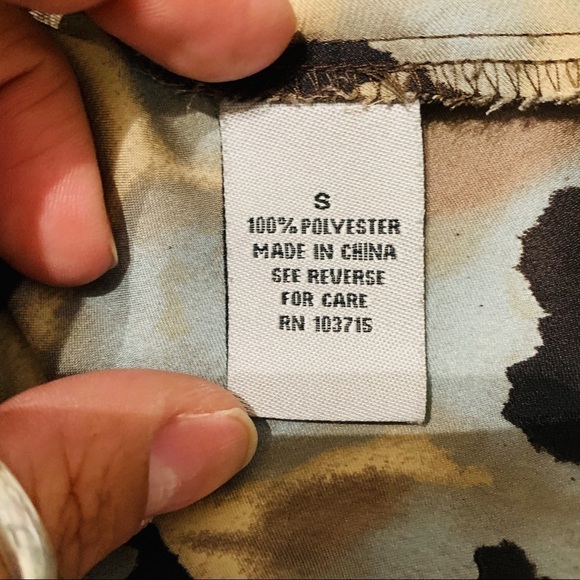 SIGNATURE by Larry Levine Animal Print Blouse - Picture 8 of 10